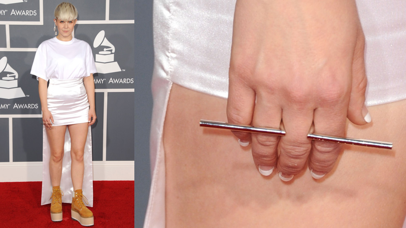 Illustration for article titled Sartorial Inanity Abounds on Grammys Red Carpet